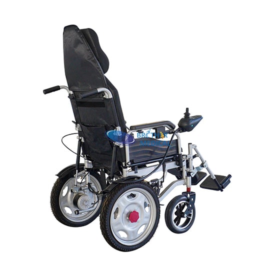 Làm thế nào để tự mình vận hành một chiếc xe lăn điện?