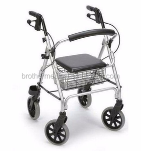 Rollator gập bên ngoài trời